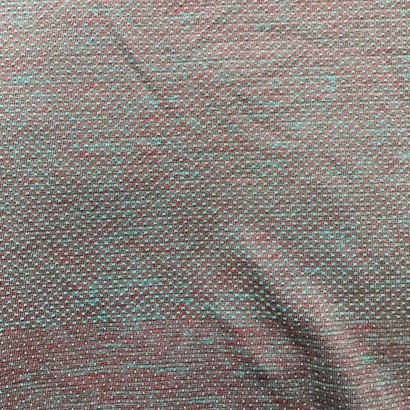 Men’s Large Lululemon Metal Tech Blue and Red. Short Sleeve size large. - Picture 6 of 6